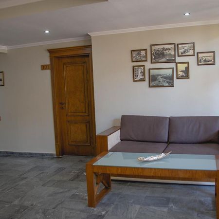 Prince Cyril Hotel Νεσέμπαρ Εξωτερικό φωτογραφία