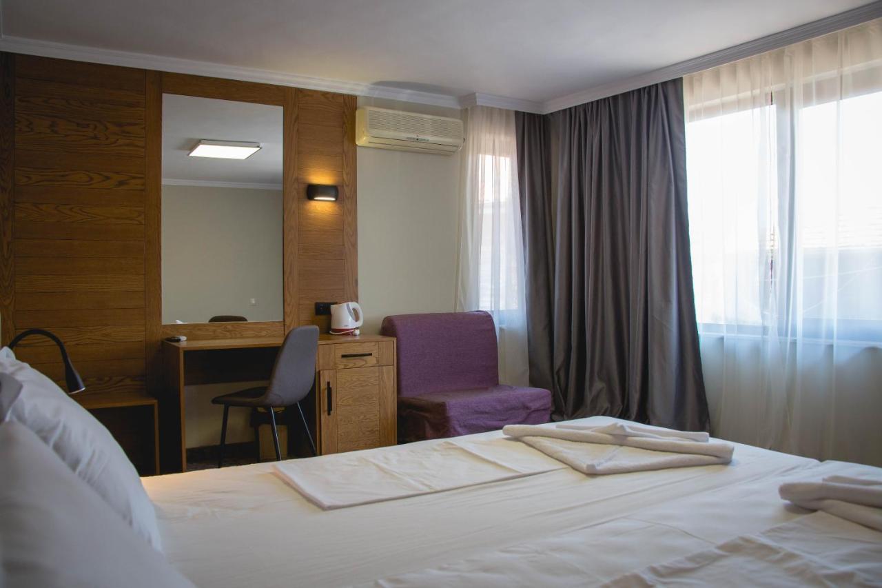 Prince Cyril Hotel Νεσέμπαρ Εξωτερικό φωτογραφία