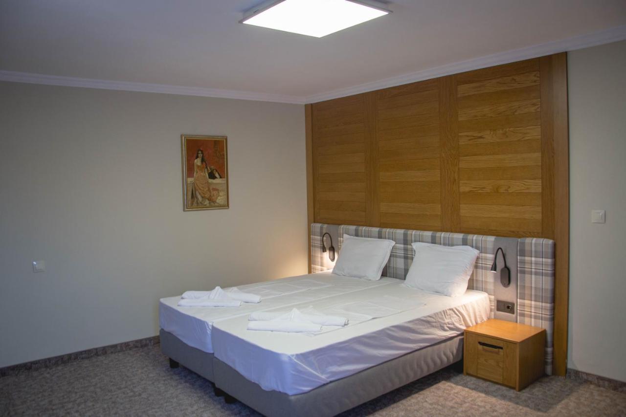 Prince Cyril Hotel Νεσέμπαρ Εξωτερικό φωτογραφία
