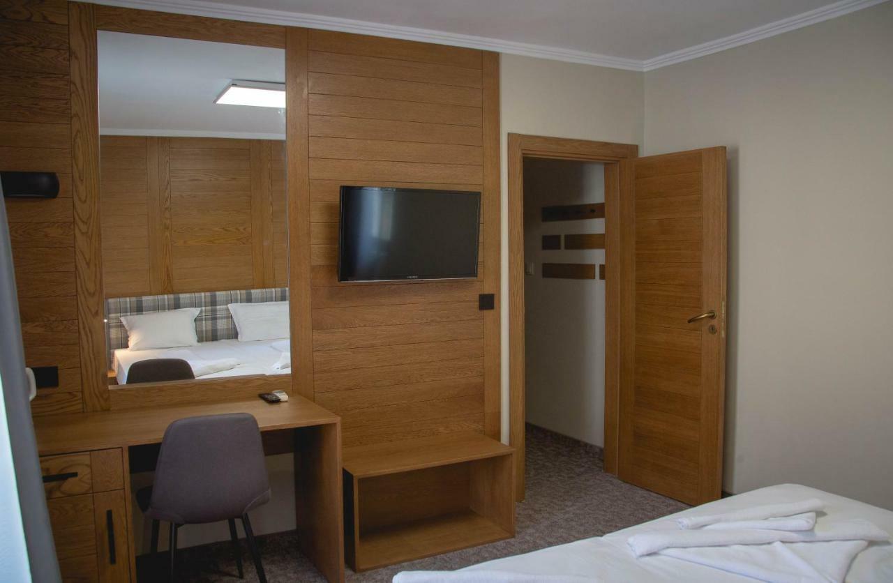 Prince Cyril Hotel Νεσέμπαρ Εξωτερικό φωτογραφία