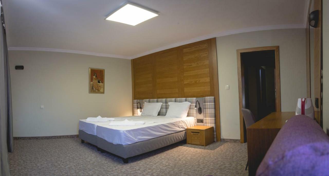 Prince Cyril Hotel Νεσέμπαρ Εξωτερικό φωτογραφία